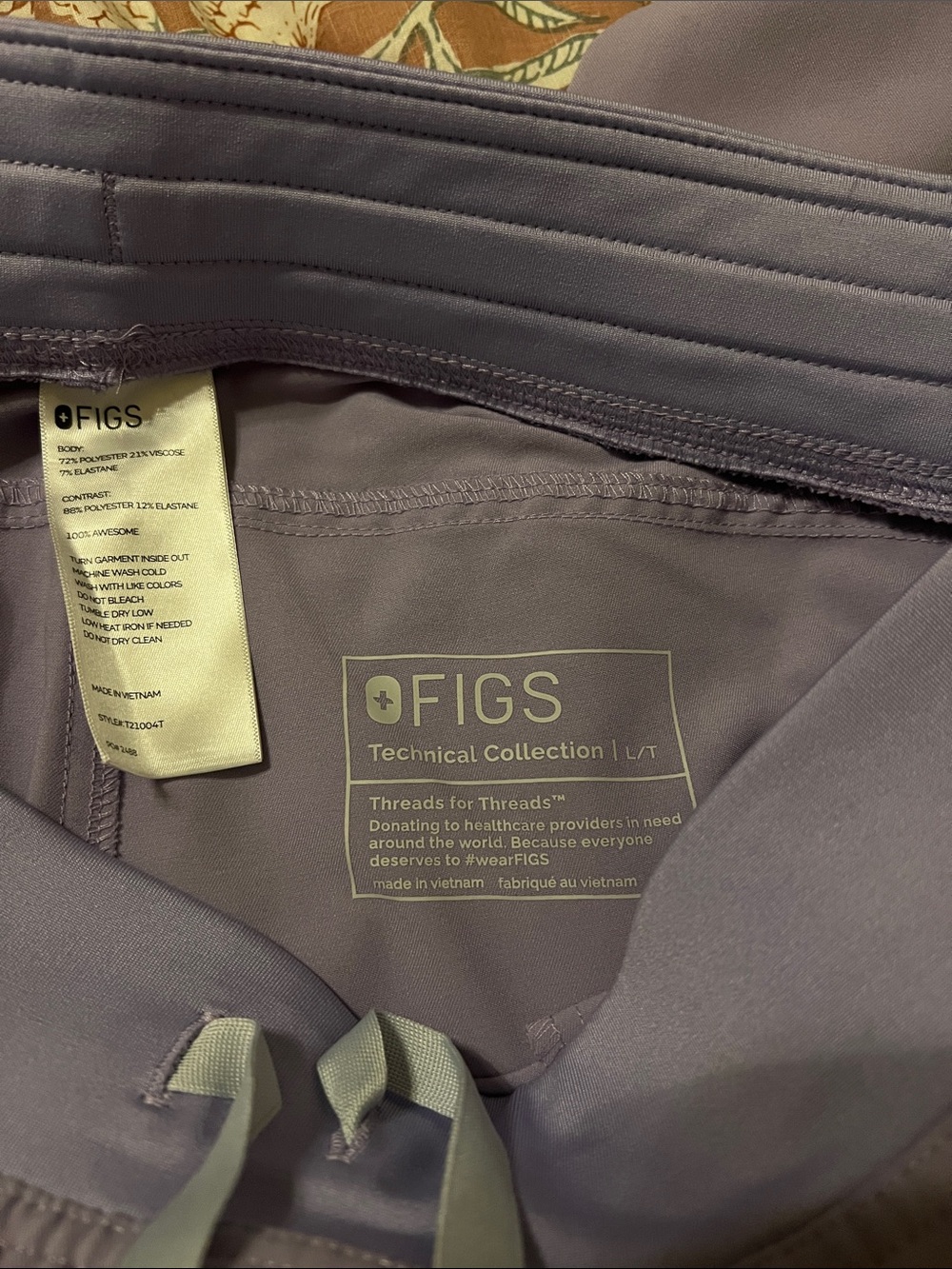 Lilac Figs Scrub Set - Picture 3 of 4